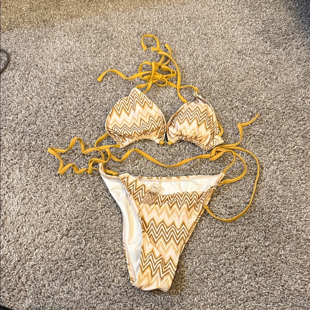 Fashion Nova Zigzag Bikini in Gold and White